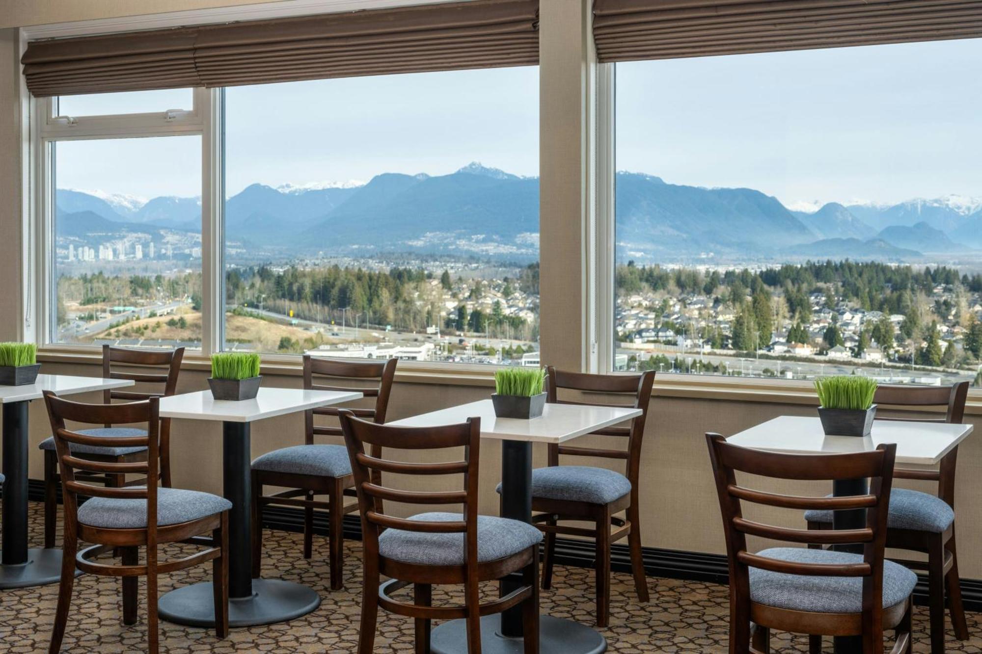 Sheraton Vancouver Guildford Hotel Суррей Экстерьер фото